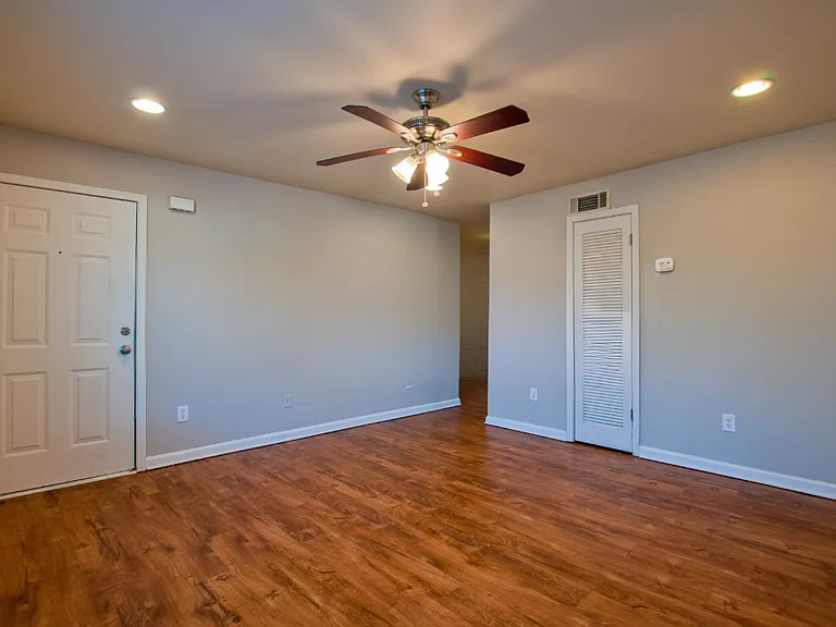 2145 Bolton RD NW — Photo 5
