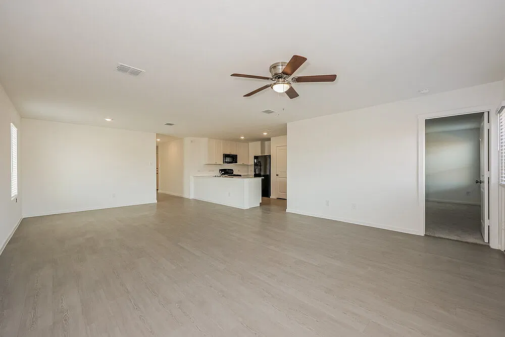 4 bed, 2.0 bath, 1760 sqft, $2,410 — Photo 3