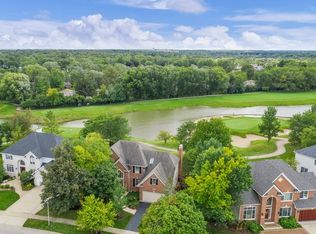 26W411 Glen Eagles Dr, Winfield, IL 60190