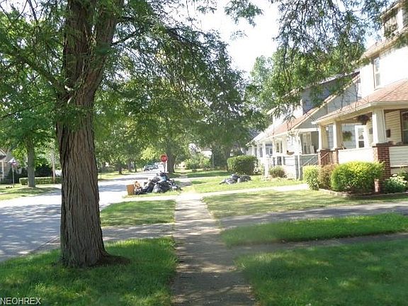 3rd image of 214 Longford Ave