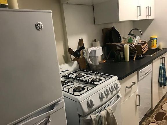 3rd image of 345 E 78th St APT 5A