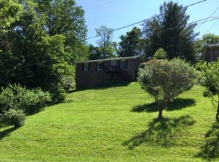1208 Skelton Bluff Rd, Kingsport, TN 37660