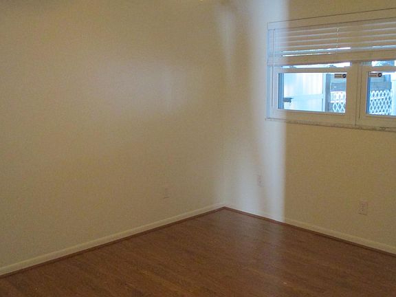 4th image of 355 NE Crystal St #A