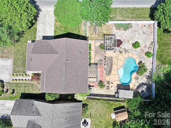 3rd image of 1758 Newland Rd