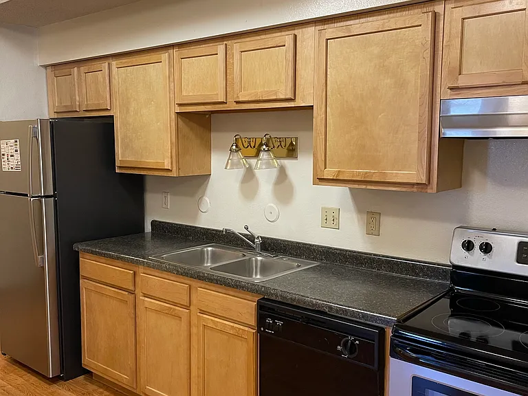 325 E College St #1611 — Photo 2