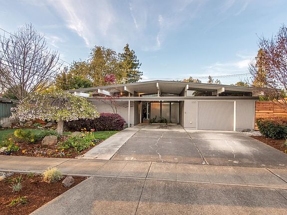 3rd image of 850 Somerset Dr