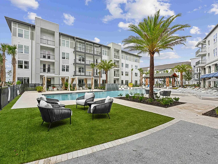 NOVEL Parkway by Crescent Communities — Photo 26