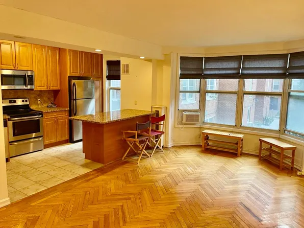 190 72nd Street image 2 of 8