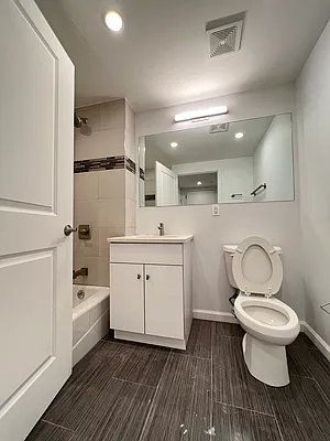 Rented by Avenues Real Estate | media 27