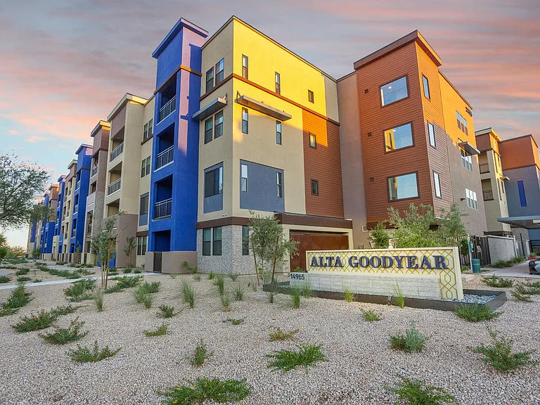 Alta Goodyear — Photo 31