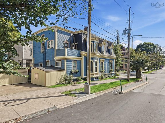 2nd image of 5691 Inglis St