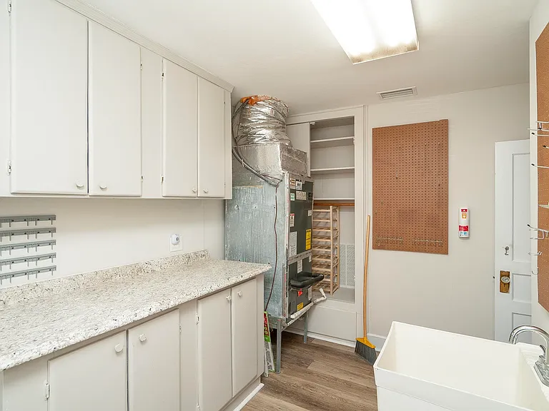 32 Grant St — Photo 20