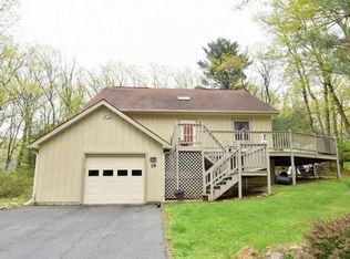 3257 Birch Hill Dr, Tannersville, PA 18372