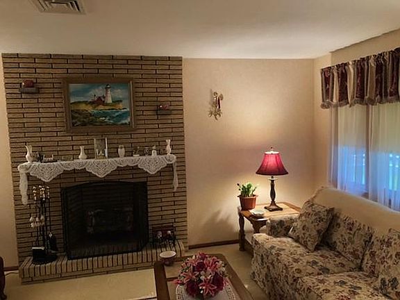 3rd image of 36 Tranfaglia Ave