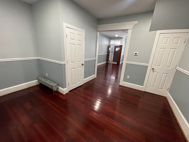 2302 W Montgomery Ave — Photo 8