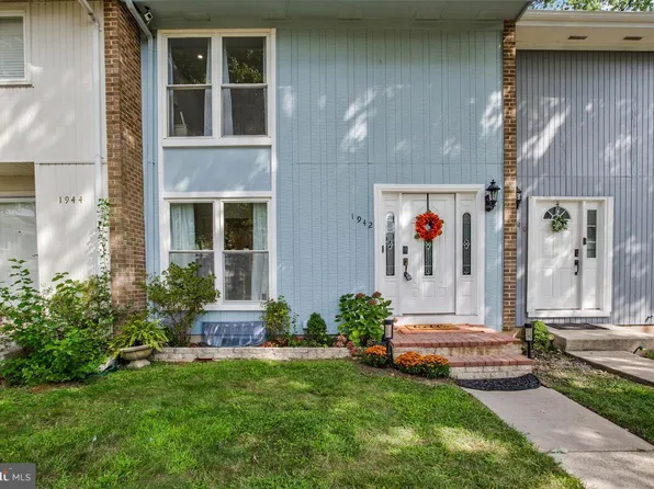 1942 Cambridge Dr, Crofton, MD 21114