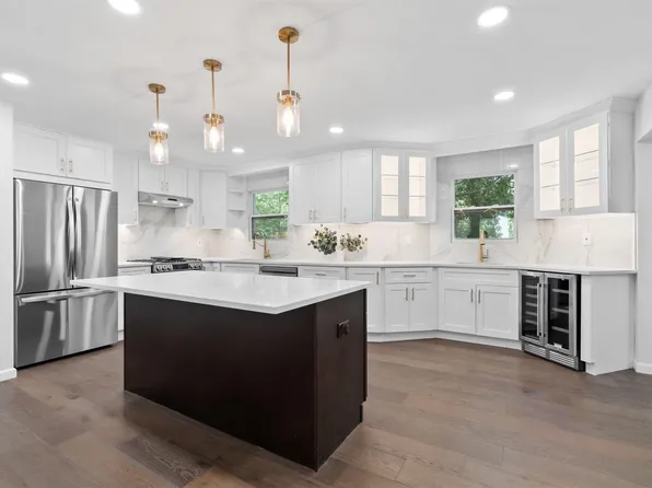 1 Jumel Place, Dix Hills, NY 11746