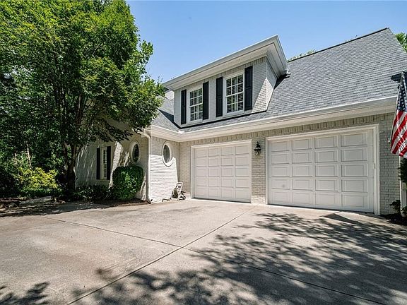 3rd image of 705 Clubside Dr
