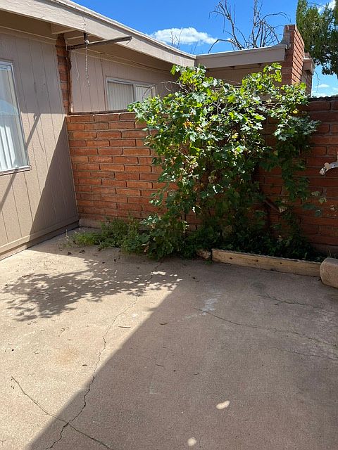 1st image of 415 Sykes Cir #6
