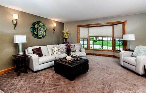 3rd image of 4458 Loma Vista Dr