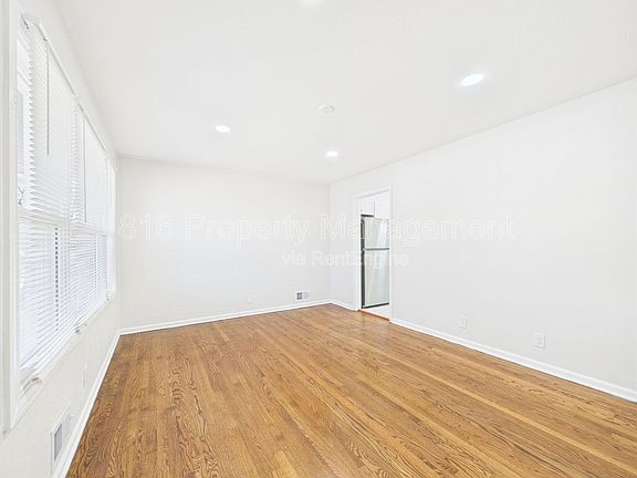3rd image of 4730 Richmond Ave