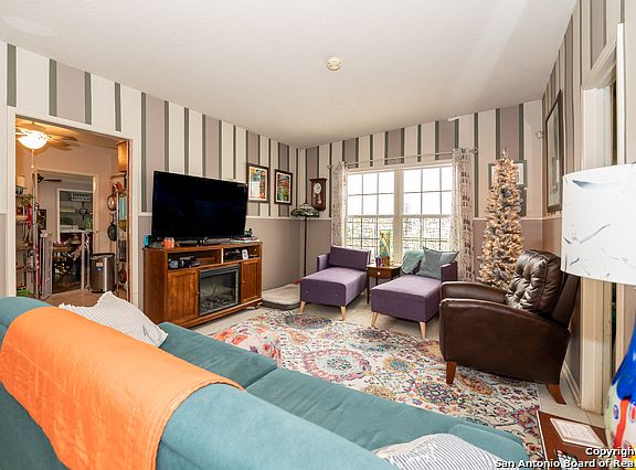 3rd image of 4619 Hershey Dr