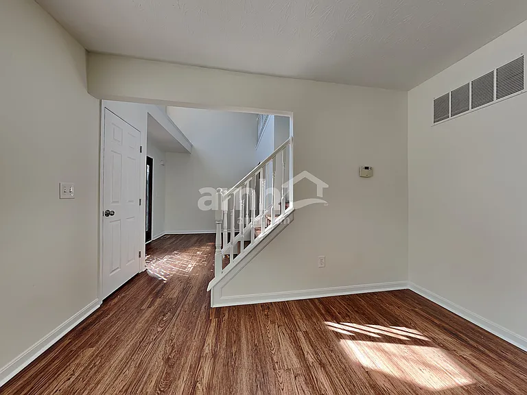 4498 Megan Danielle Dr — Photo 10