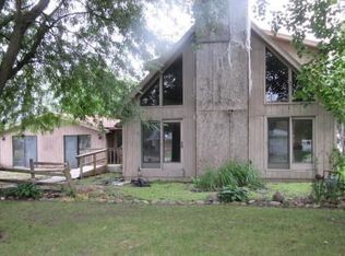 423 E Madison St, Maroa, IL 61756