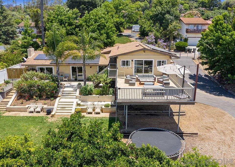 1st image of 1555 Nob Hill Dr