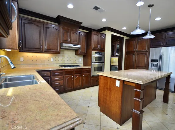 233 Eagle Ln, Hemet, CA 92545