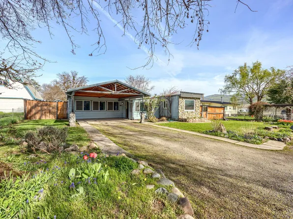 475 David Way, Talent, OR 97540