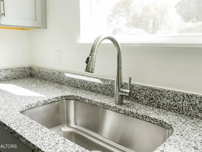 811 Flanders Ln #5 — Photo 8
