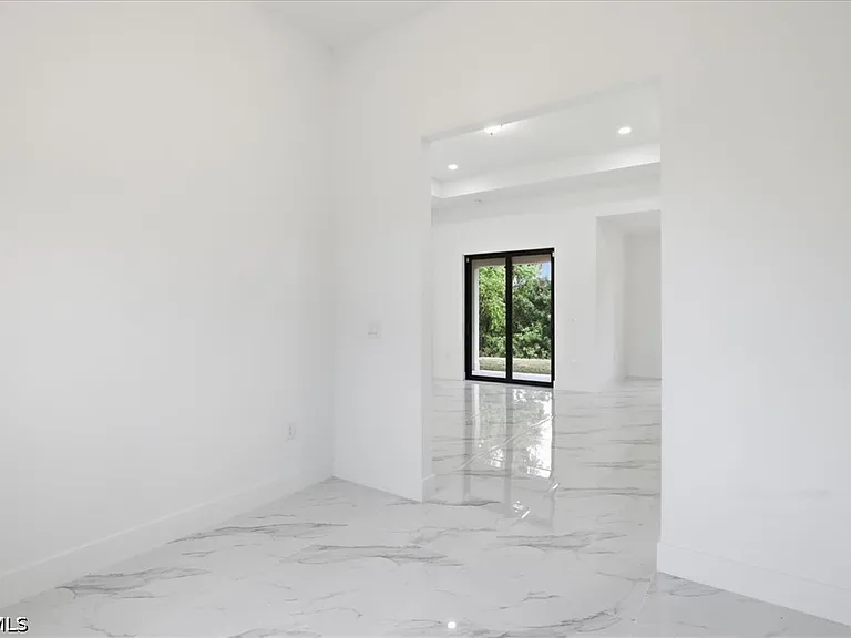 1436 Graham Cir — Photo 15