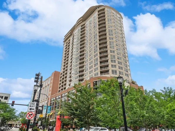 807 Davis St Unit 1311, Evanston, IL 60201