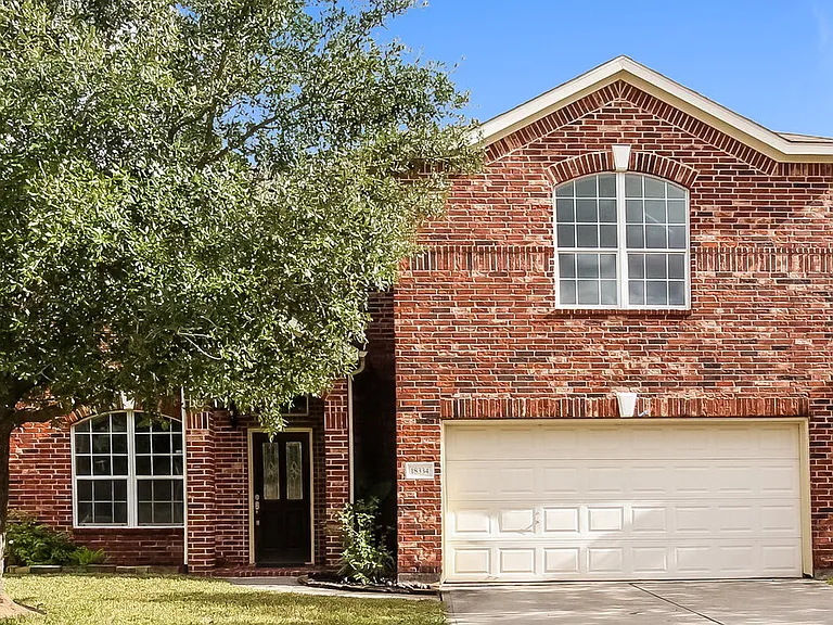 18334 Madisons Crossing Ln — Photo 1