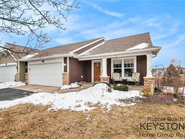 866 Peaceful Dr SE, Byron Center, MI 49315