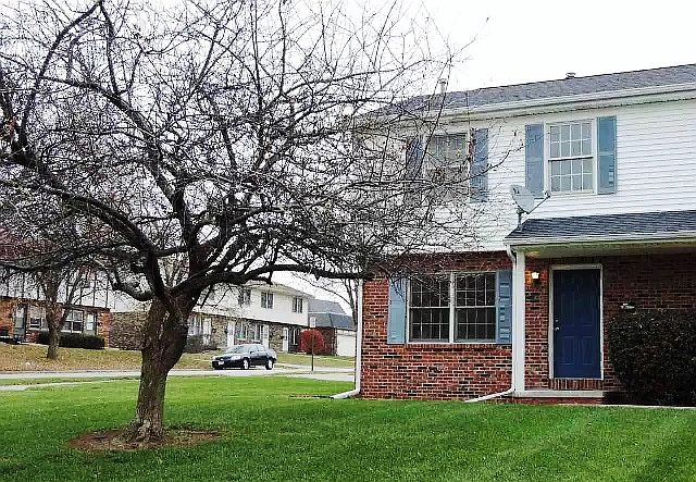 1st image of 707 Golfcrest Rd N APT 1