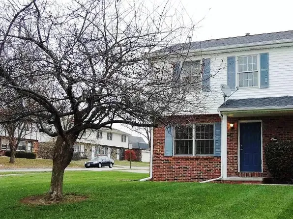 707 Golfcrest Rd N APT 1, Normal, IL 61761