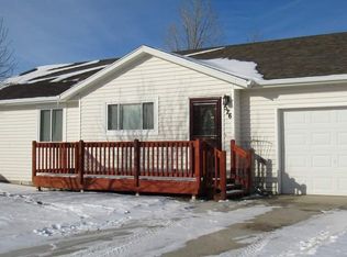 526 Windmill Rd, Glenrock, WY 82637