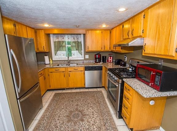3rd image of 3512 E Washington St