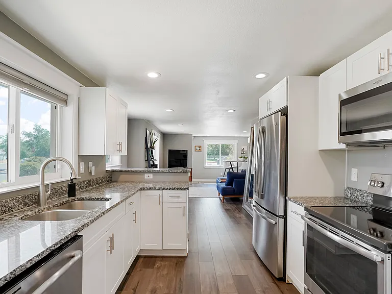 3653 N Monroe St — Photo 8