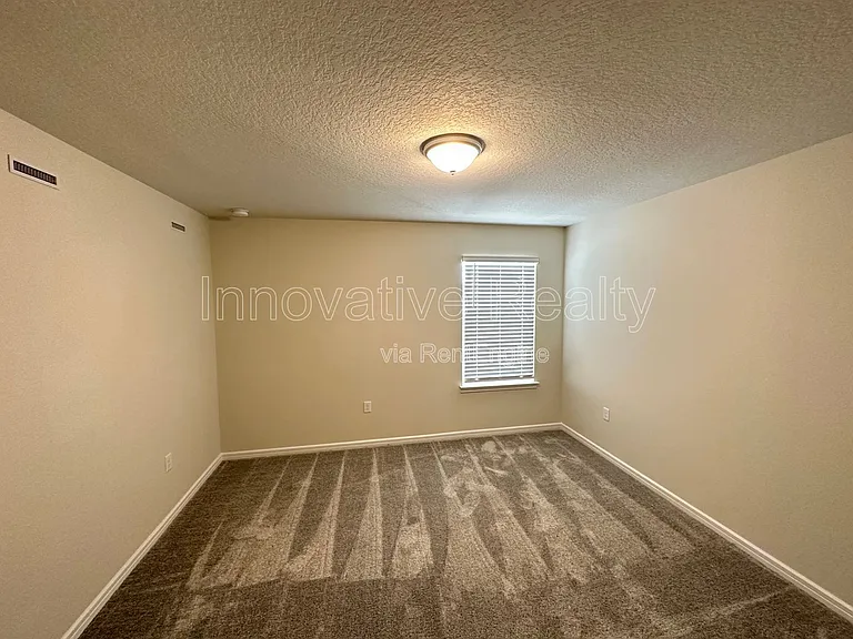2887 Clever Ln — Photo 14
