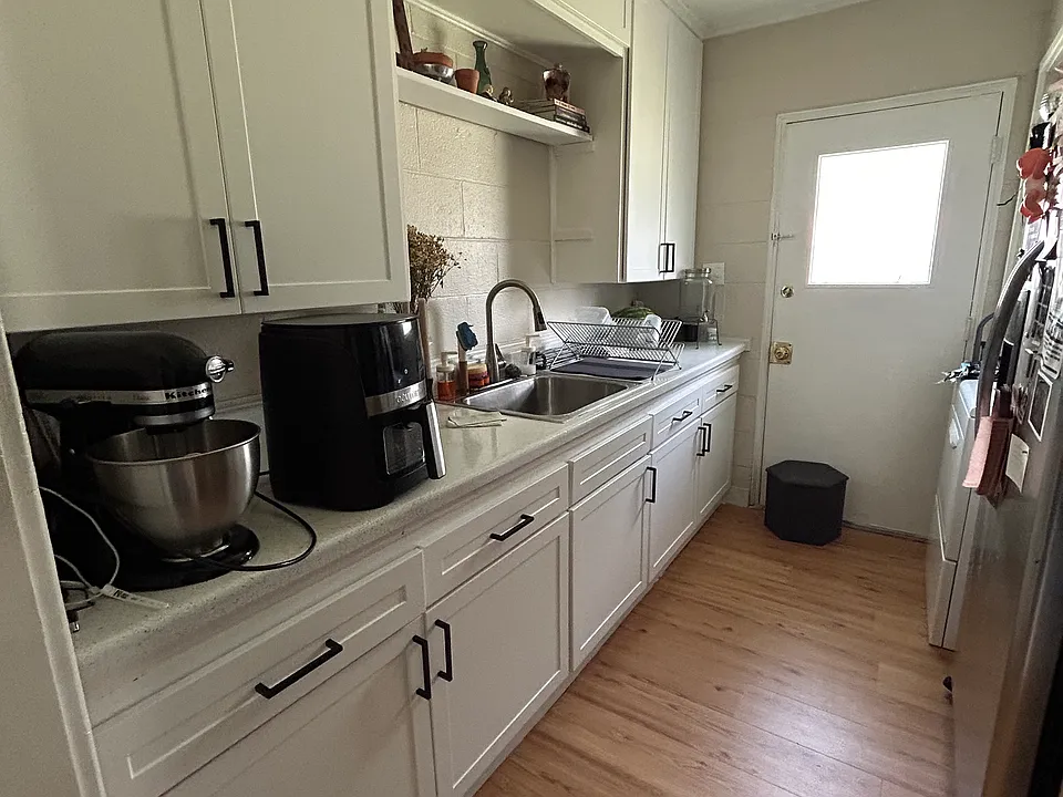 1031 Coit Street & 601 Crescent St #1