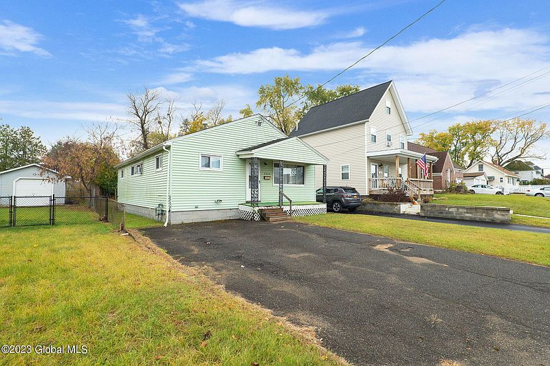 2nd image of 2526 Van Dyke Avenue