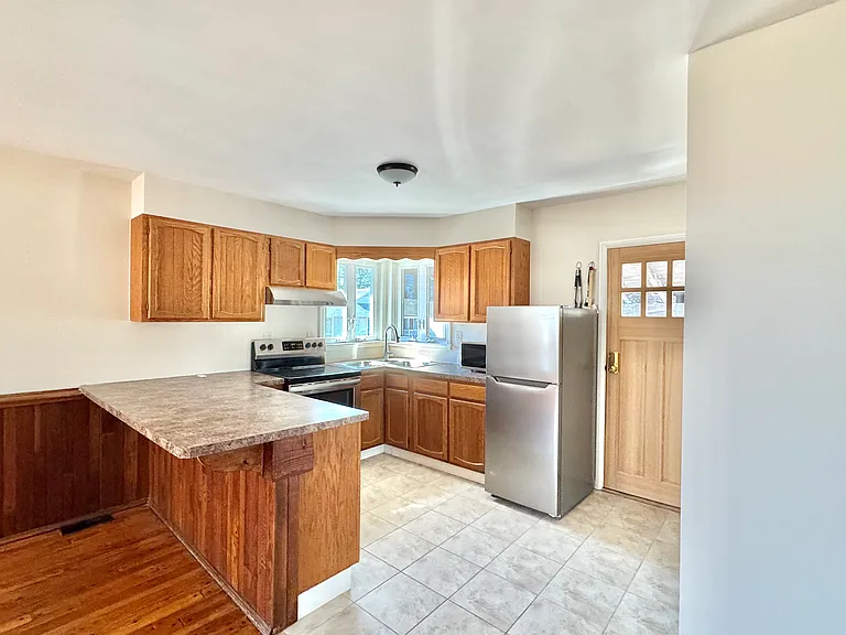 139 Jefferson Hts #3 — Photo 9