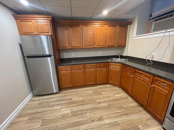 4th image of 262 E 237th St #B1