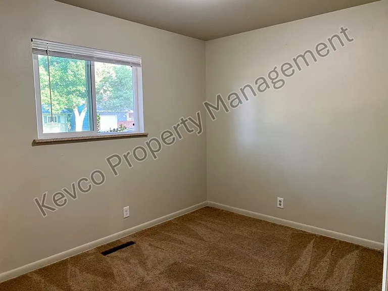 1313 Fairview Dr — Photo 13