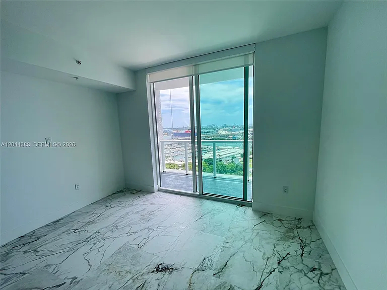 253 NE 2nd St #2409 — Photo 10