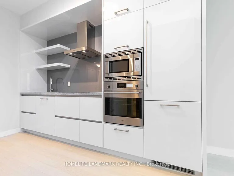 2221 Yonge St #2510 — Photo 8