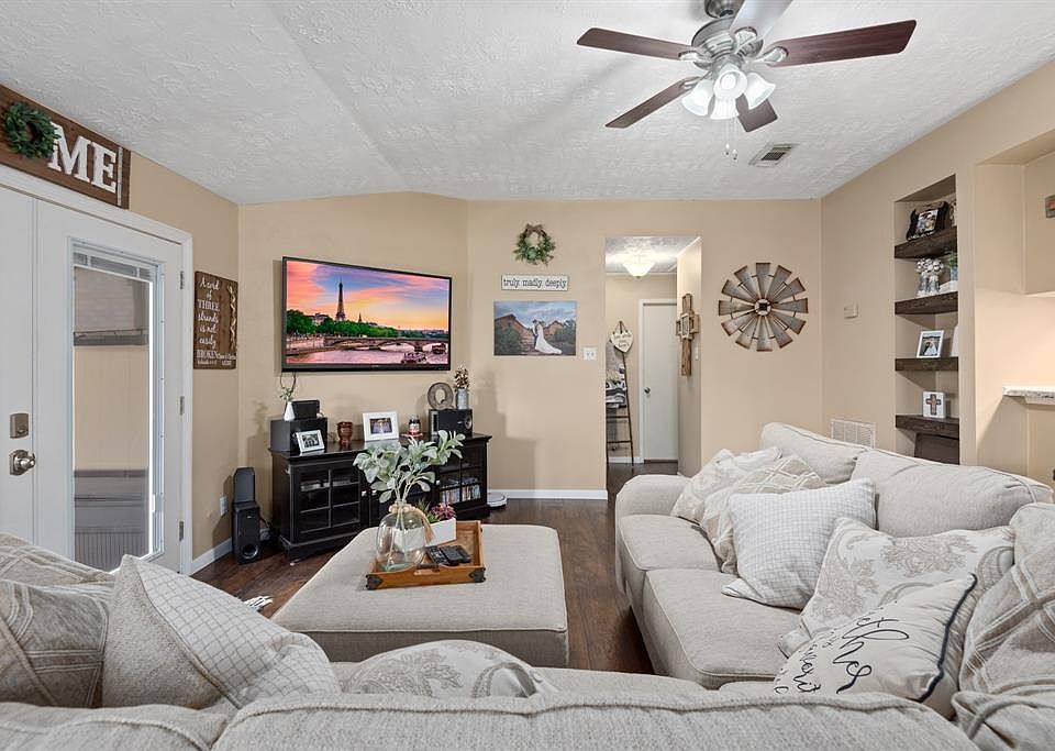 1st image of 10615 Staghill Dr